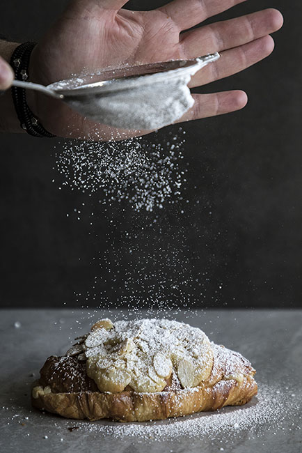 La Panaderia Almond Croissant 200131_7532
